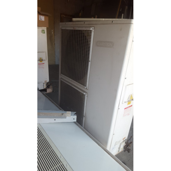 Ariston Klimaanlage (extern und intern) Ariston Klimaanlage (extern und intern)